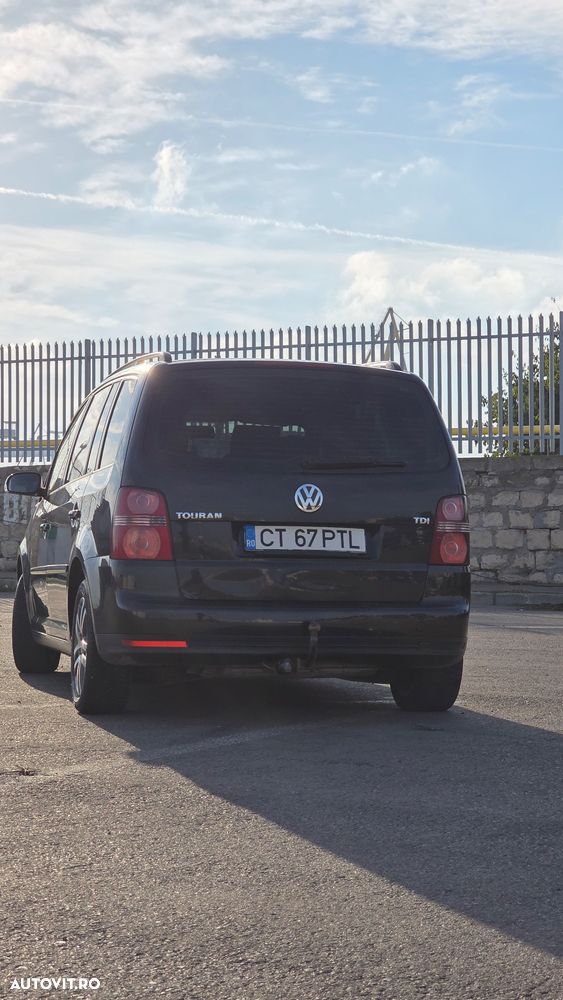 Volkswagen Touran - 6
