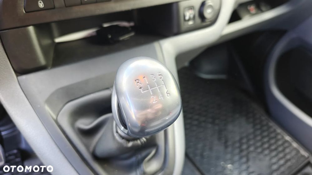 Opel Vivaro - 15