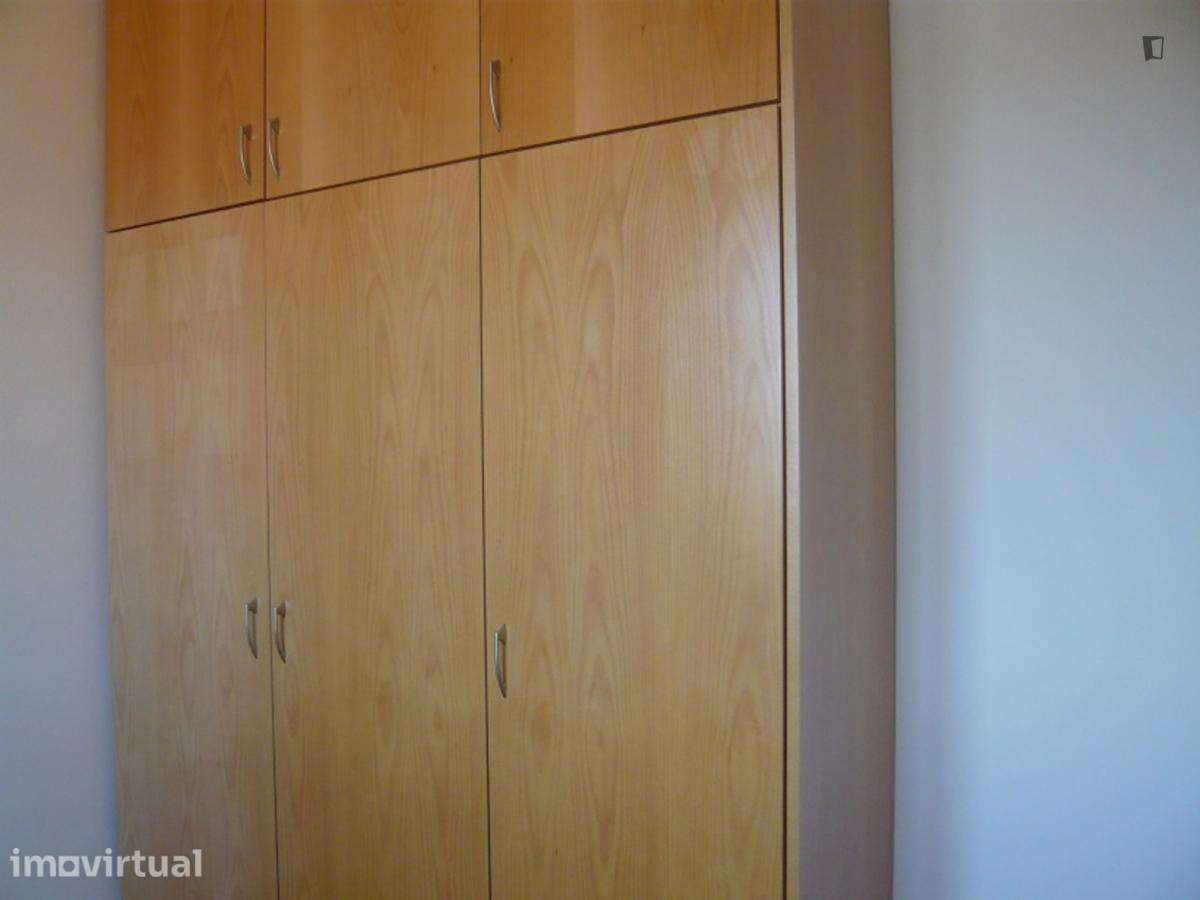 Quarto - localizado em  Coimbra - Grande imagem: 2/4