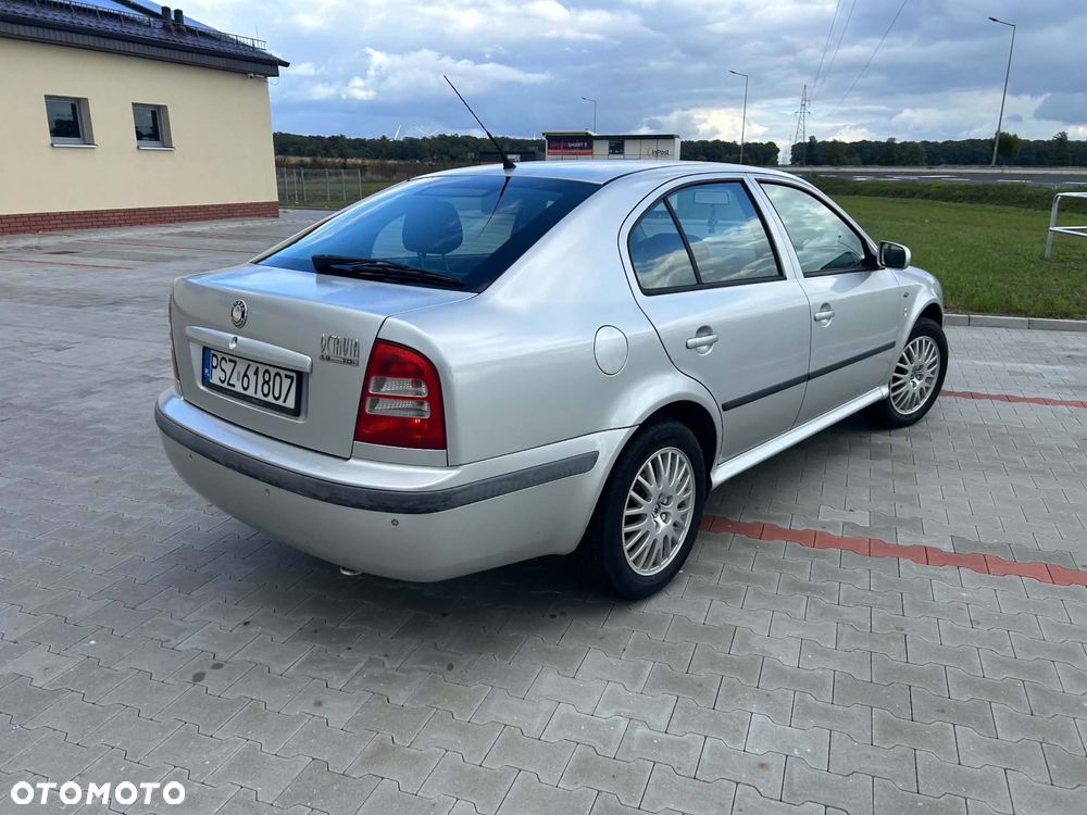 Skoda Octavia 2003 photo 2