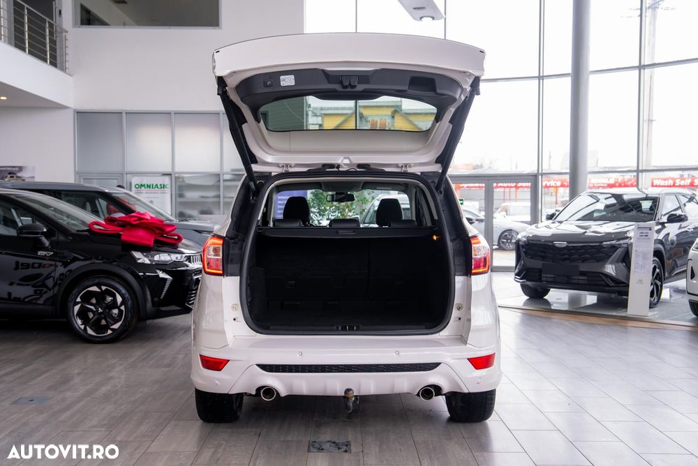 Ford Kuga 2.0 TDCi 4x4 Aut. Vignale - 13