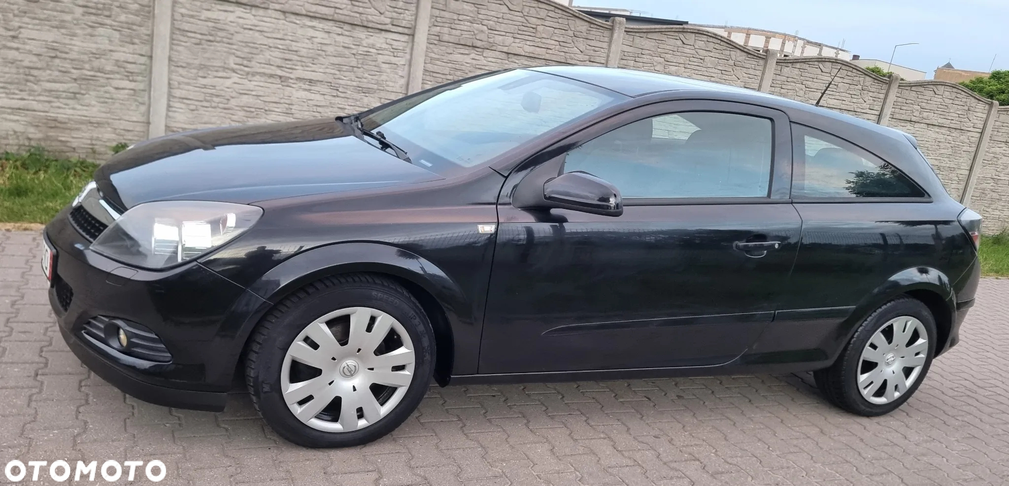 Opel Astra GTC 1.6 - 2
