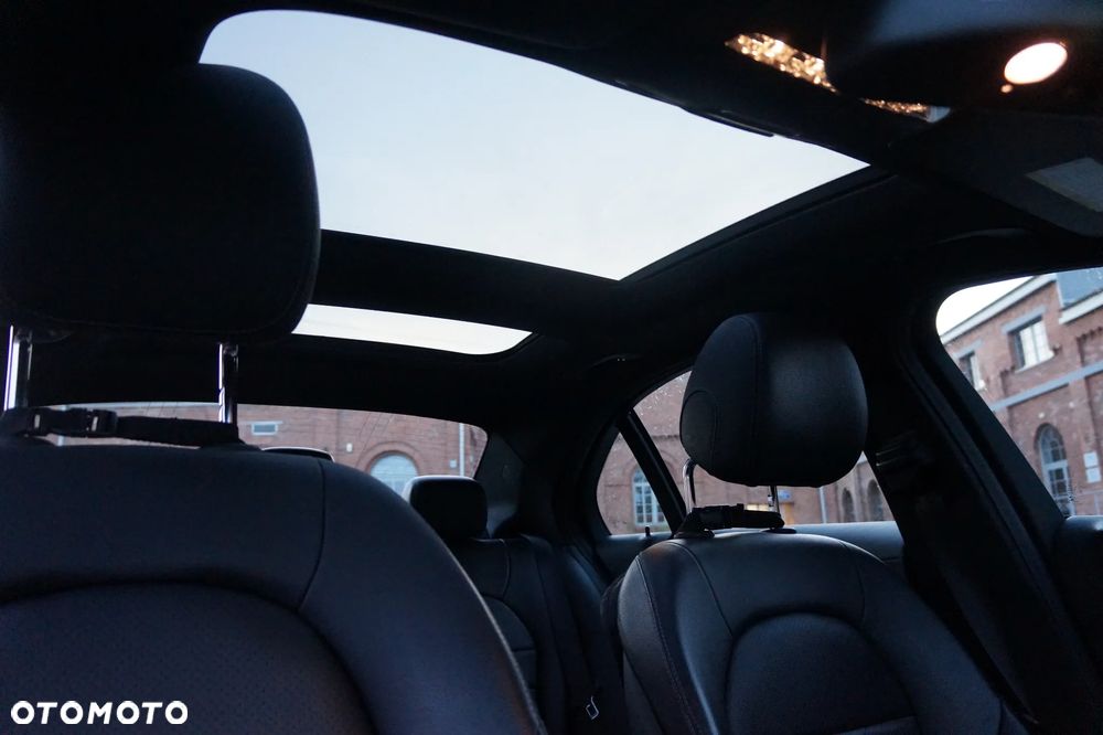 Mercedes-Benz Klasa C 300 7G-TRONIC AMG Line - 11