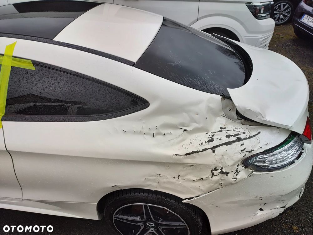 Mercedes-Benz Klasa C 200 4-Matic 9G-Tronic - 21