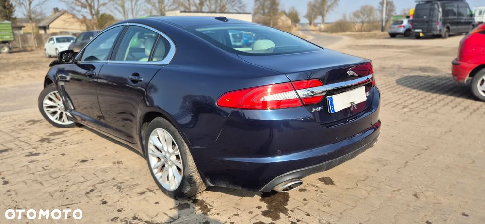 Jaguar XF - 18