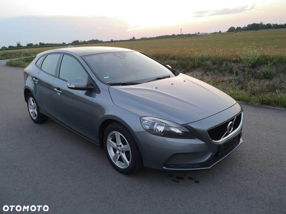 Volvo V40 D2 Momentum - 16
