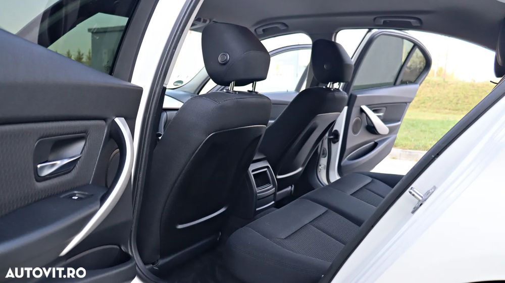 BMW Seria 3 316i Modern Line - 12