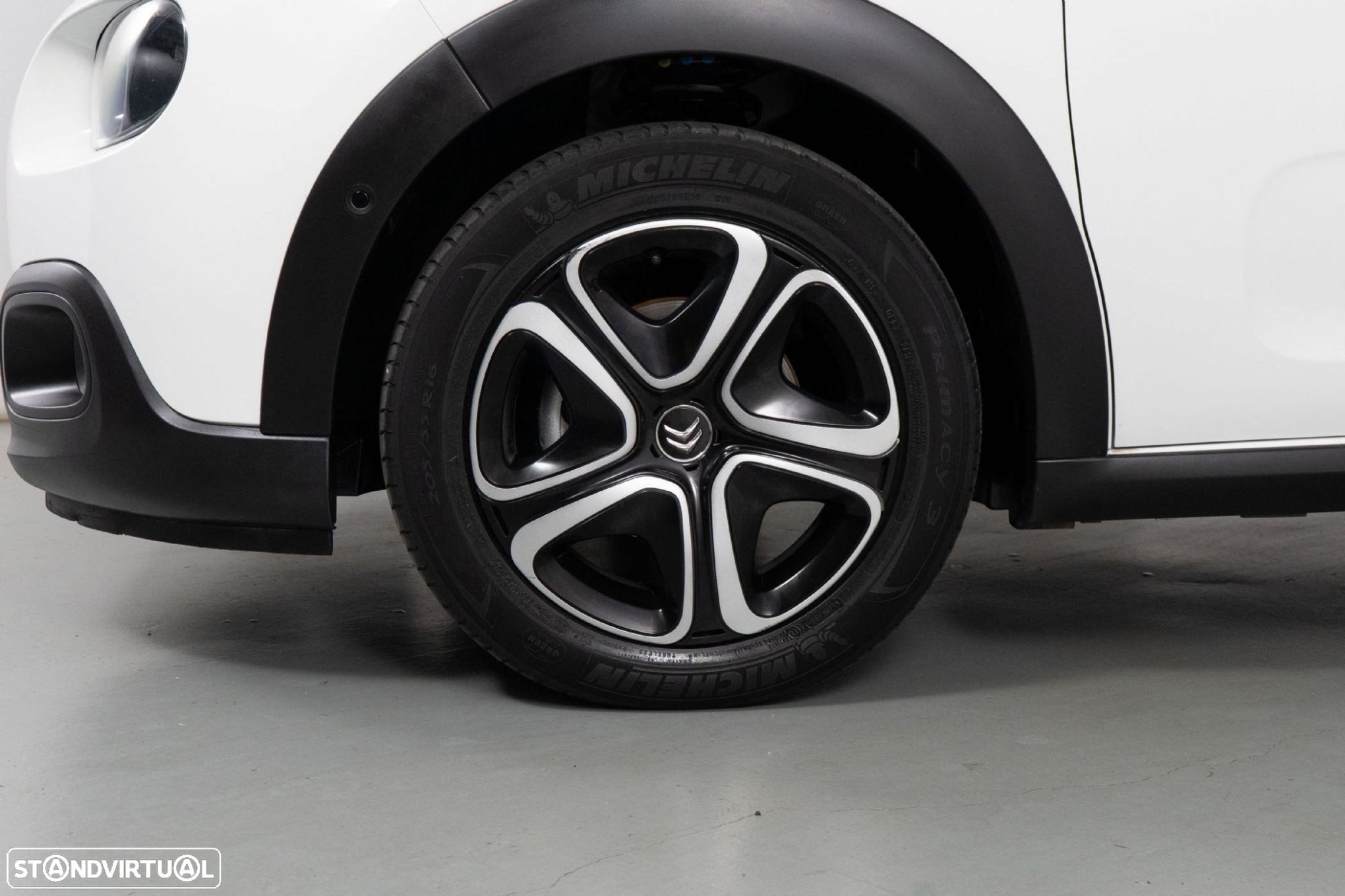 Citroën C3 1.2 PureTech Shine EAT6 - 18