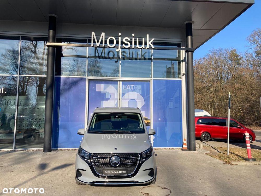 Mercedes-Benz Klasa V - 10