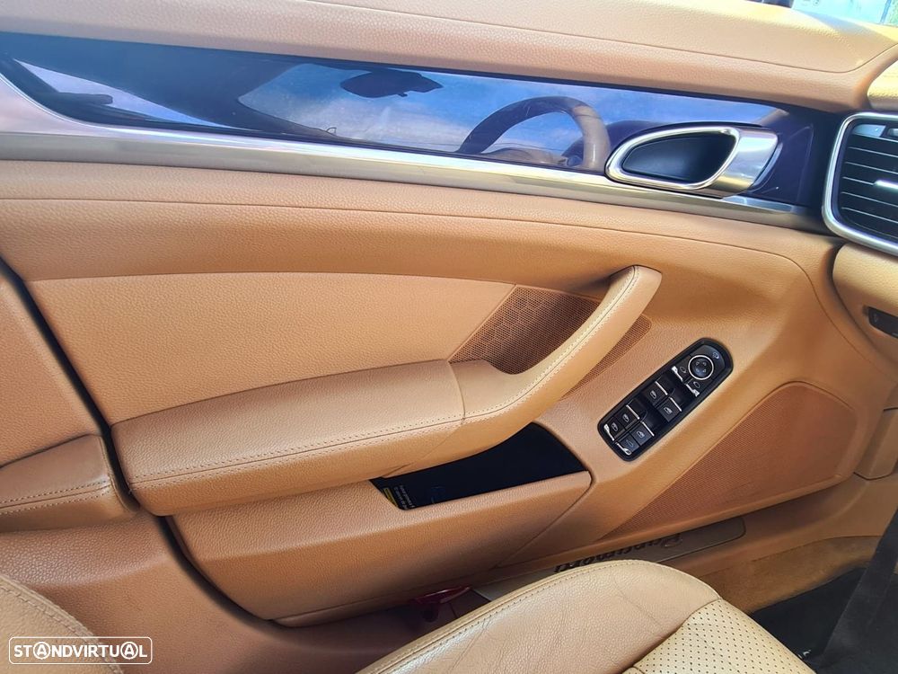 Porsche Panamera - 19