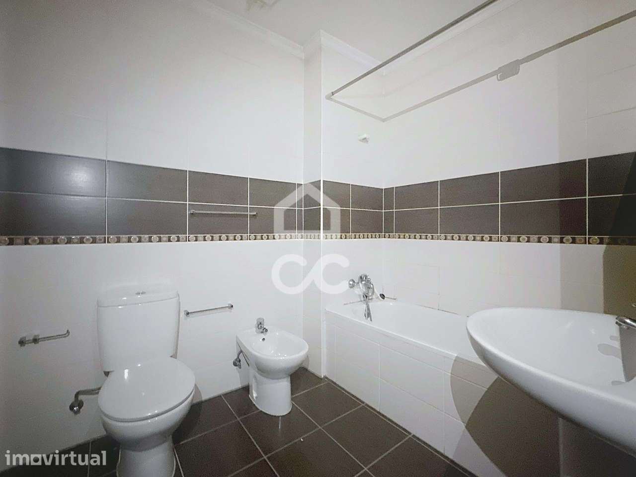 Apartamento T1 Renovado no centro da Cidade - Grande imagem: 2/12