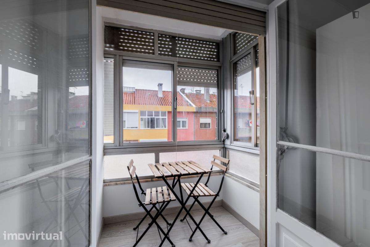 Quarto - localizado em Amadora Lisbon - Grande imagem: 5/18