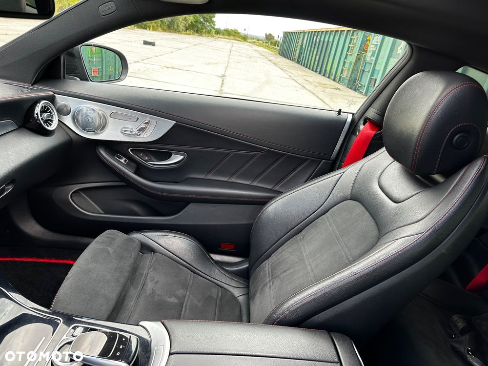Mercedes-Benz Klasa C AMG 43 4-Matic - 14