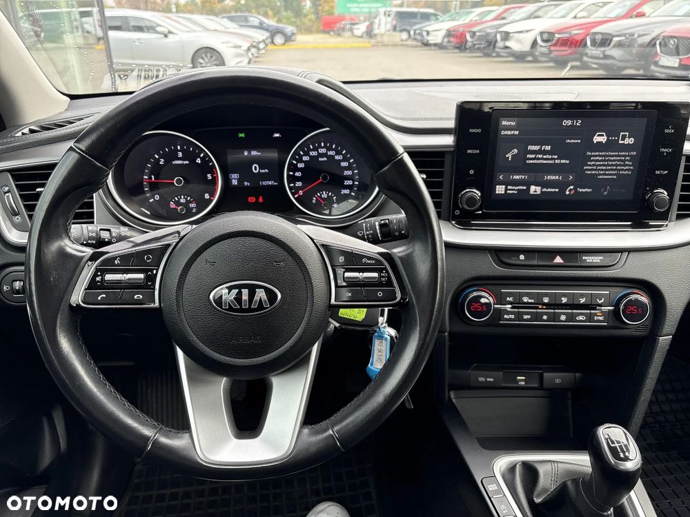 Kia Ceed - 13