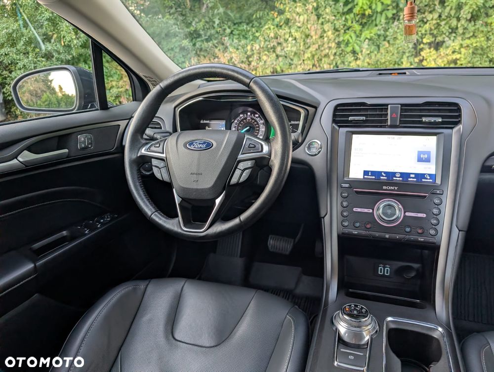 Ford Fusion - 35
