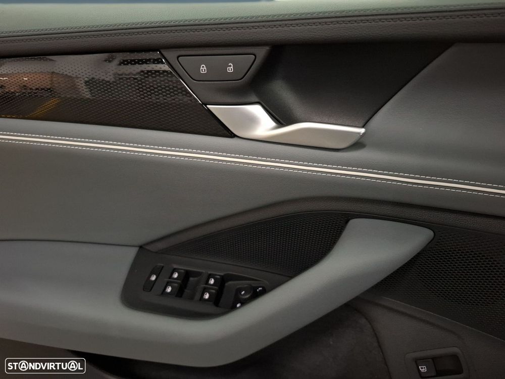 VW Passat Variant 1.5 TSI eHybrid Business DSG - 24