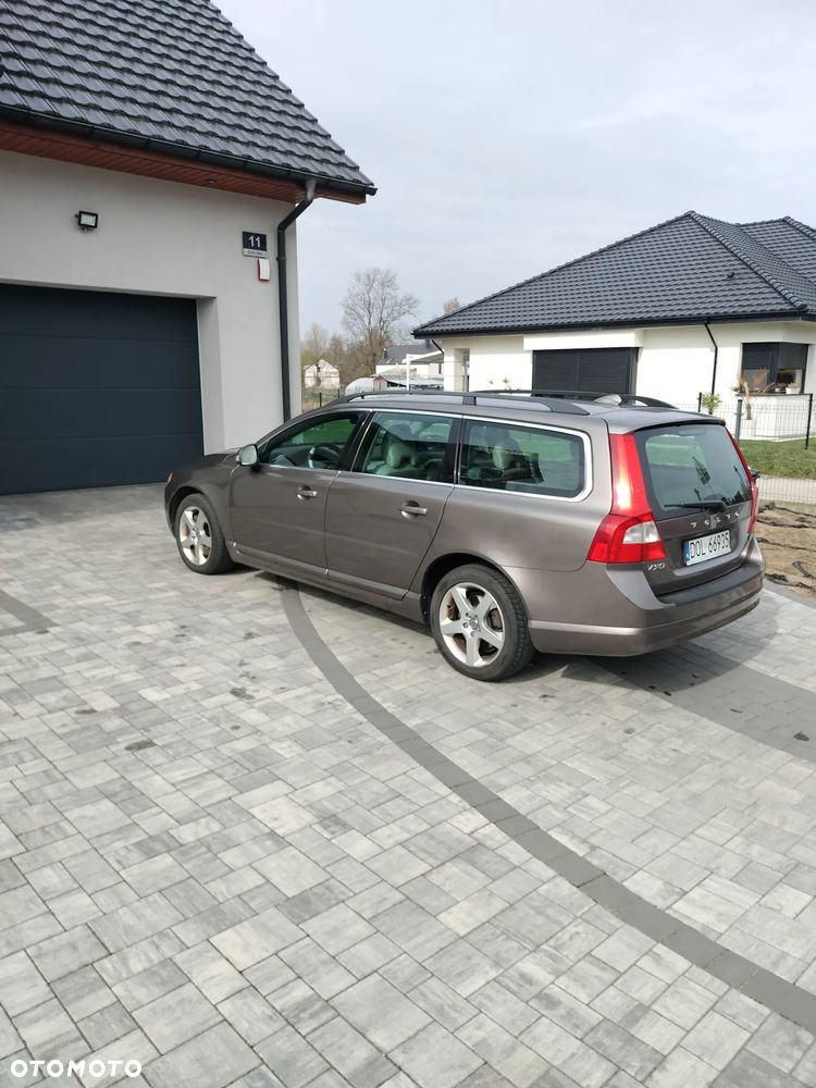 Volvo V70 D5 AWD Summum - 3
