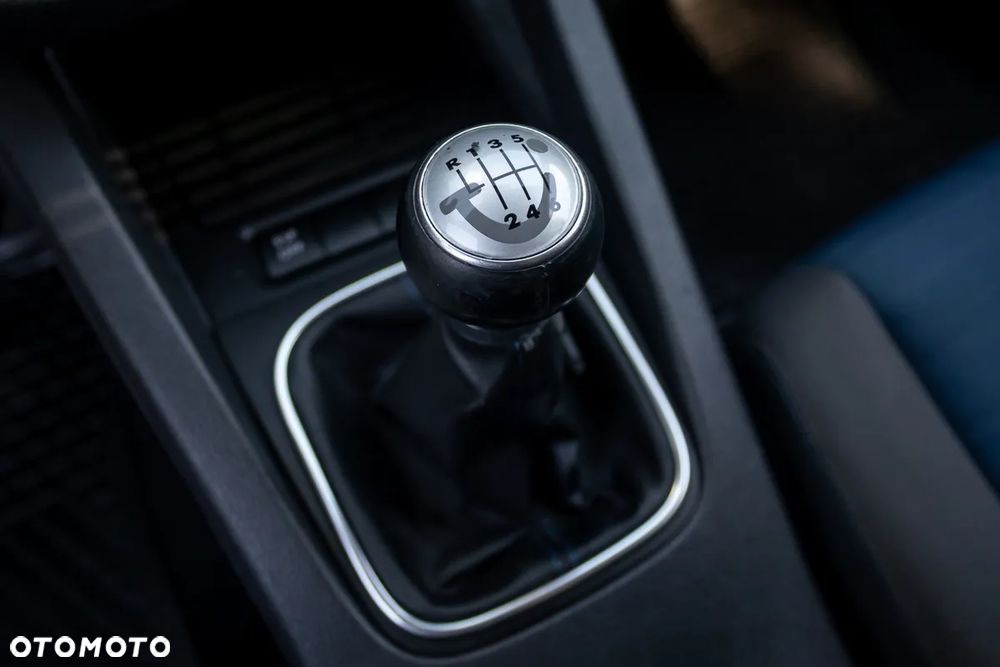 Volkswagen Golf 1.9 TDI DPF Tour - 24
