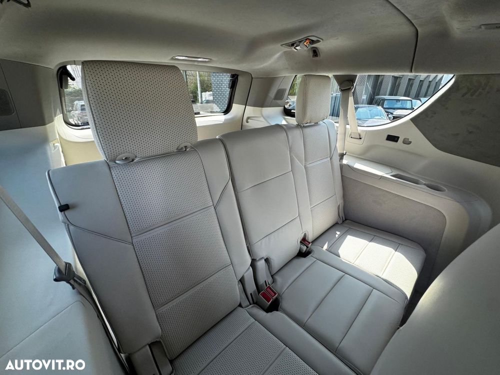 Cadillac Escalade - 16