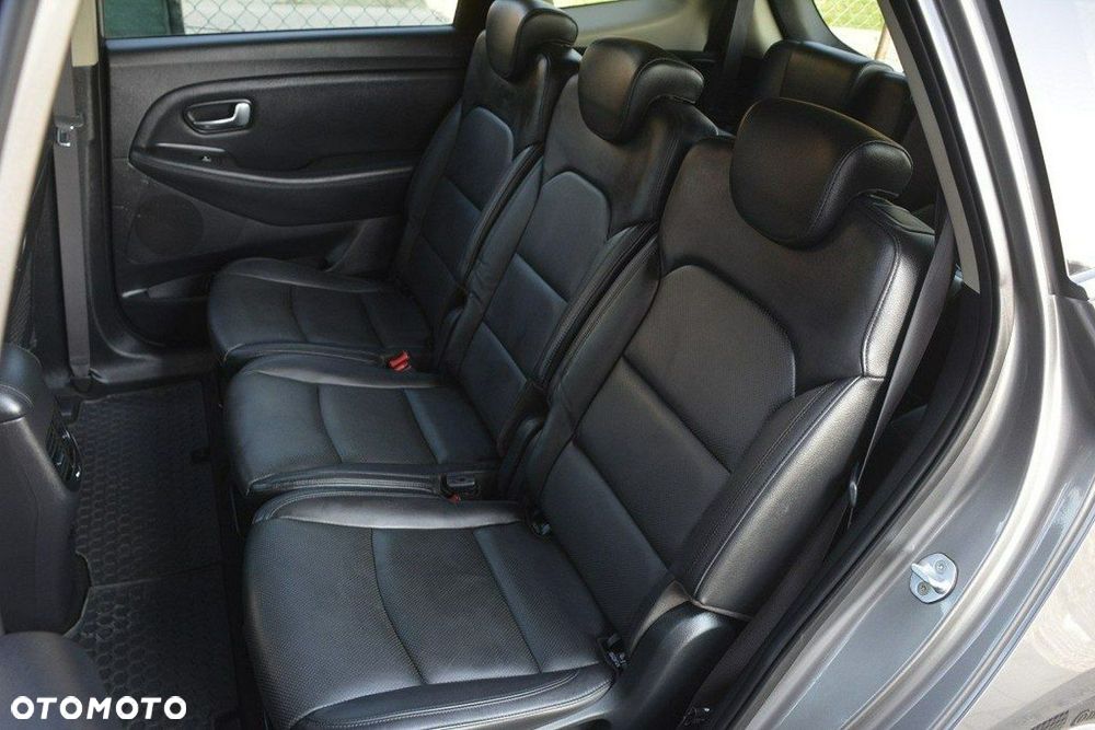Kia Carens 1.7 CRDi L 7os - 30