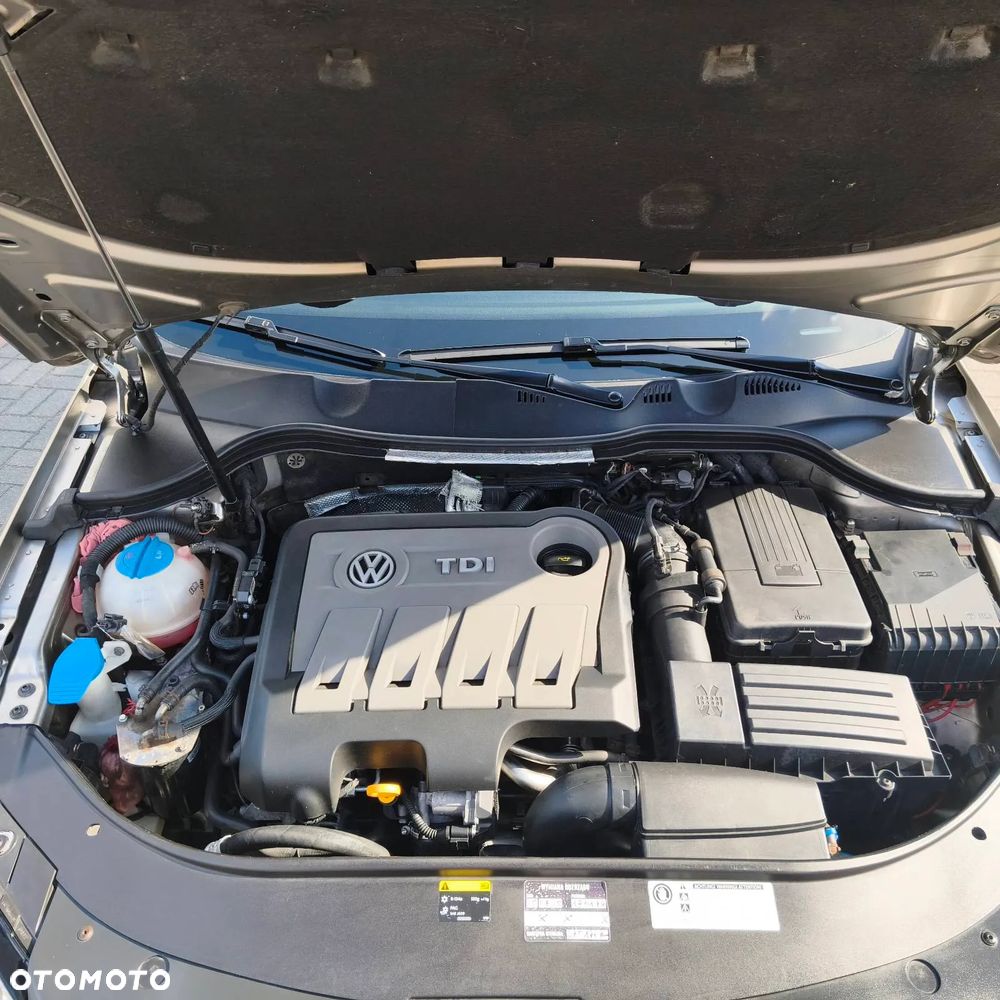 Volkswagen Passat 2.0 TDI Comfortline - 36