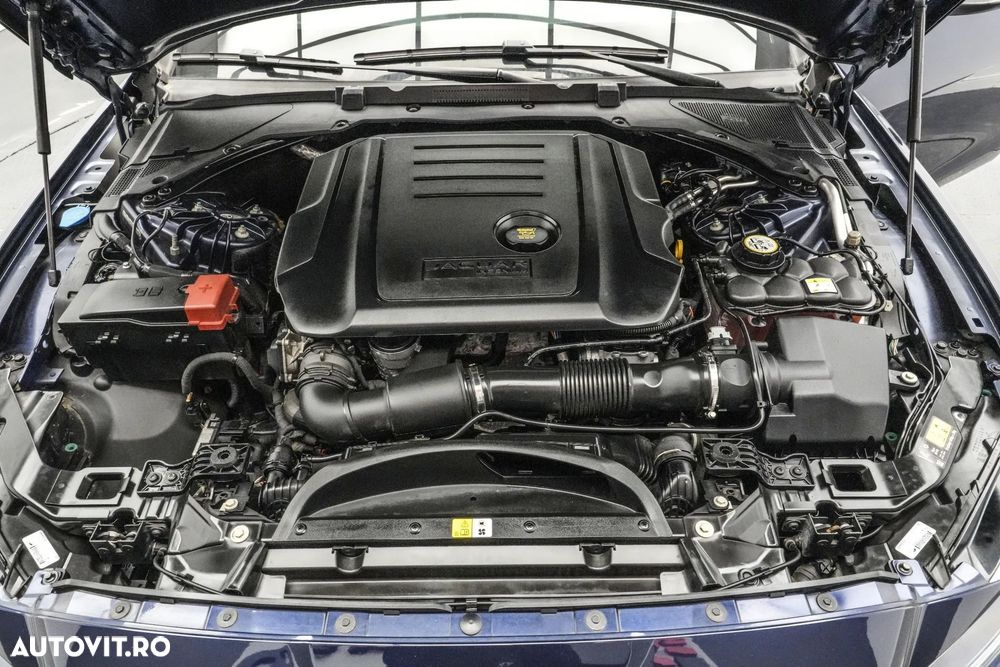 Jaguar XF 20d RWD E-Performance Pure - 24