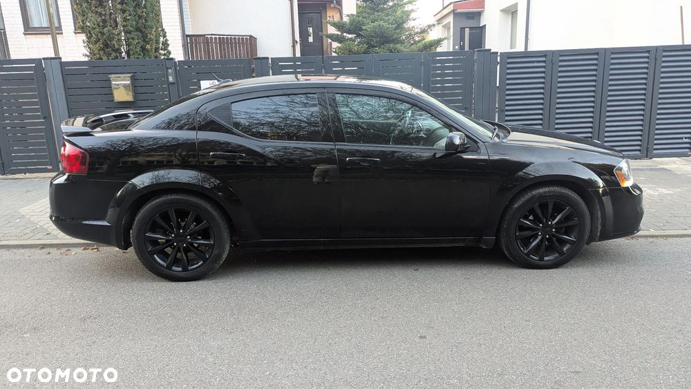 Dodge Avenger - 10