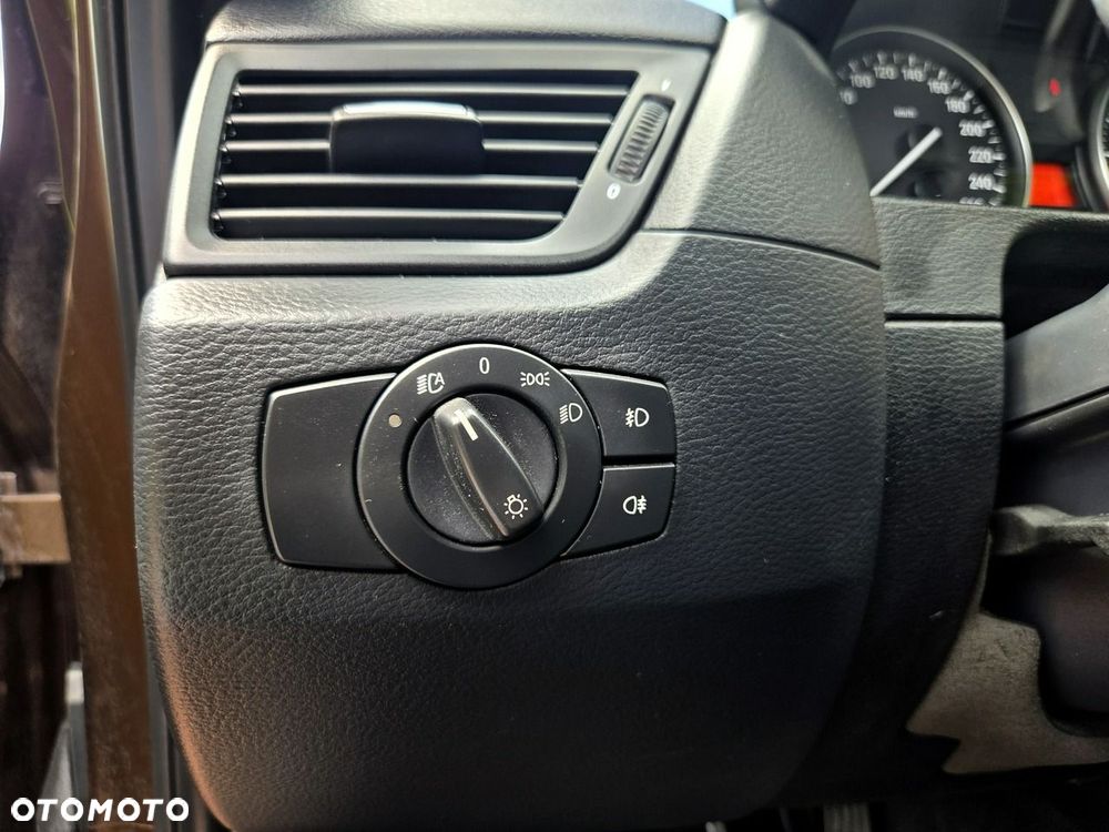 BMW X1 xDrive20d - 15