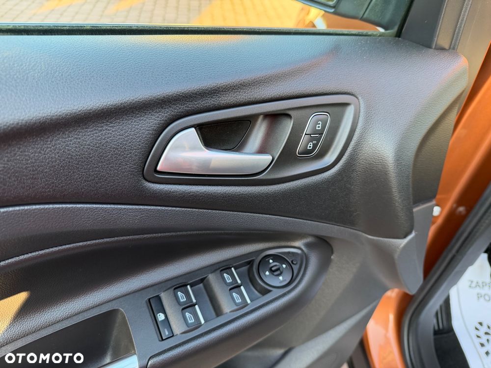 Ford Kuga 1.5 EcoBoost 2x4 Titanium - 26