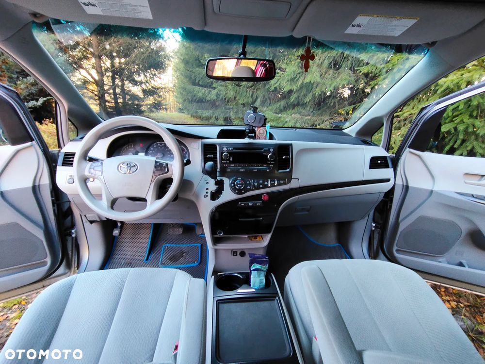 Toyota Sienna 3.5 V6 - 5