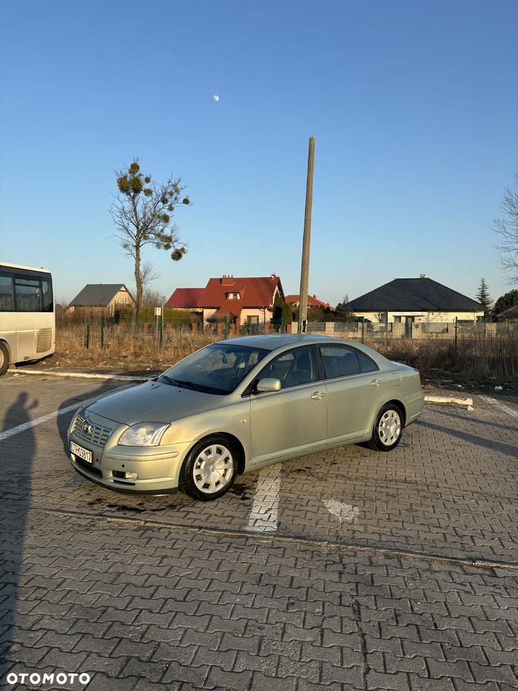 Toyota Avensis 2.0 VVT-i High - 4