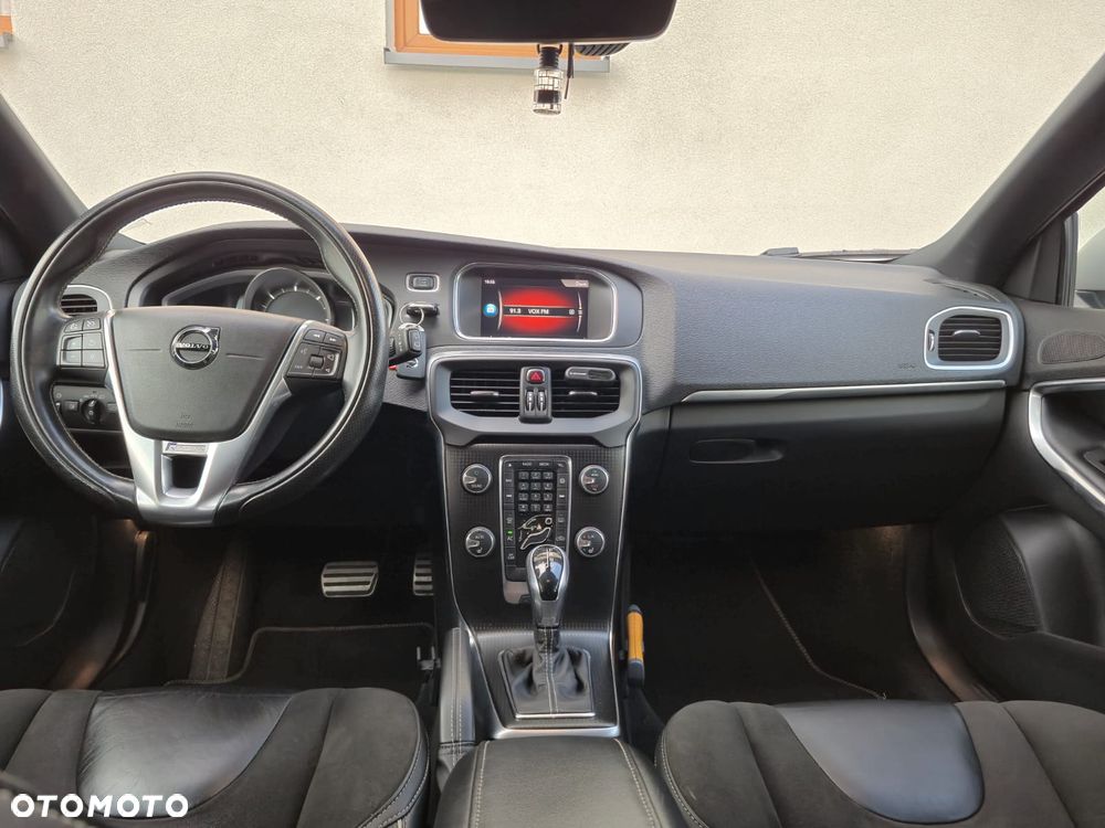Volvo V40 D3 Drive-E R-Design Kinetic - 14