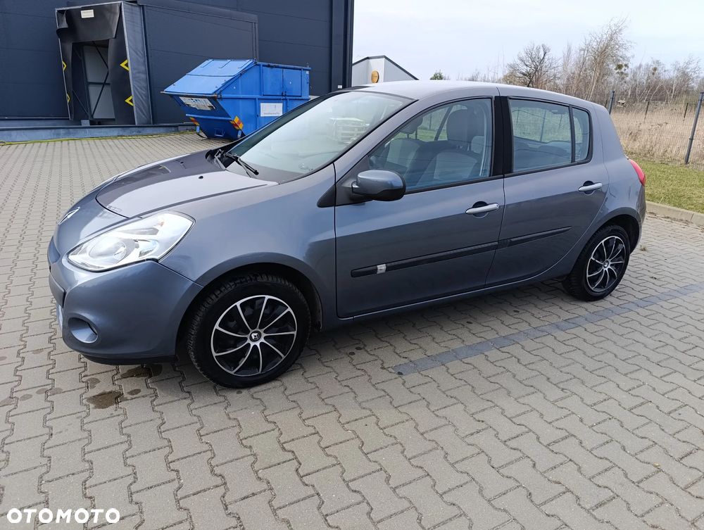 Renault Clio - 2