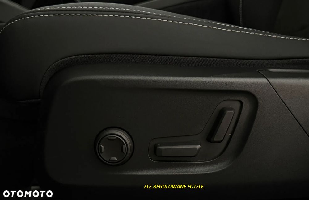 Volvo XC 40 B4 B AWD DKG Plus Dark - 13