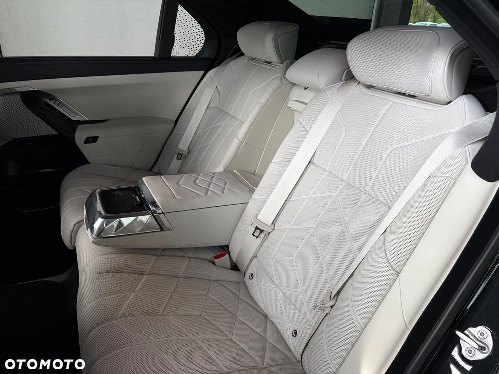 BMW Seria 7 740d xDrive mHEV sport - 17
