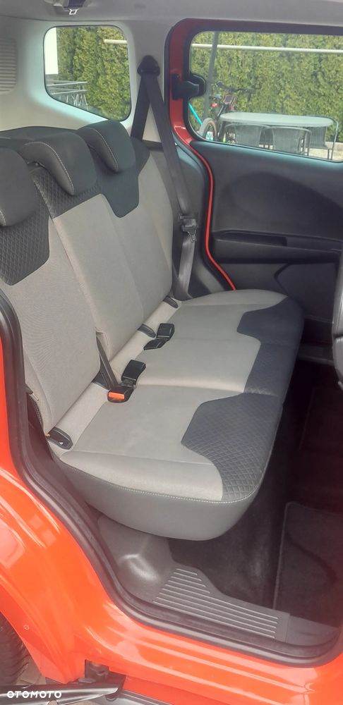 Ford Tourneo Courier - 23