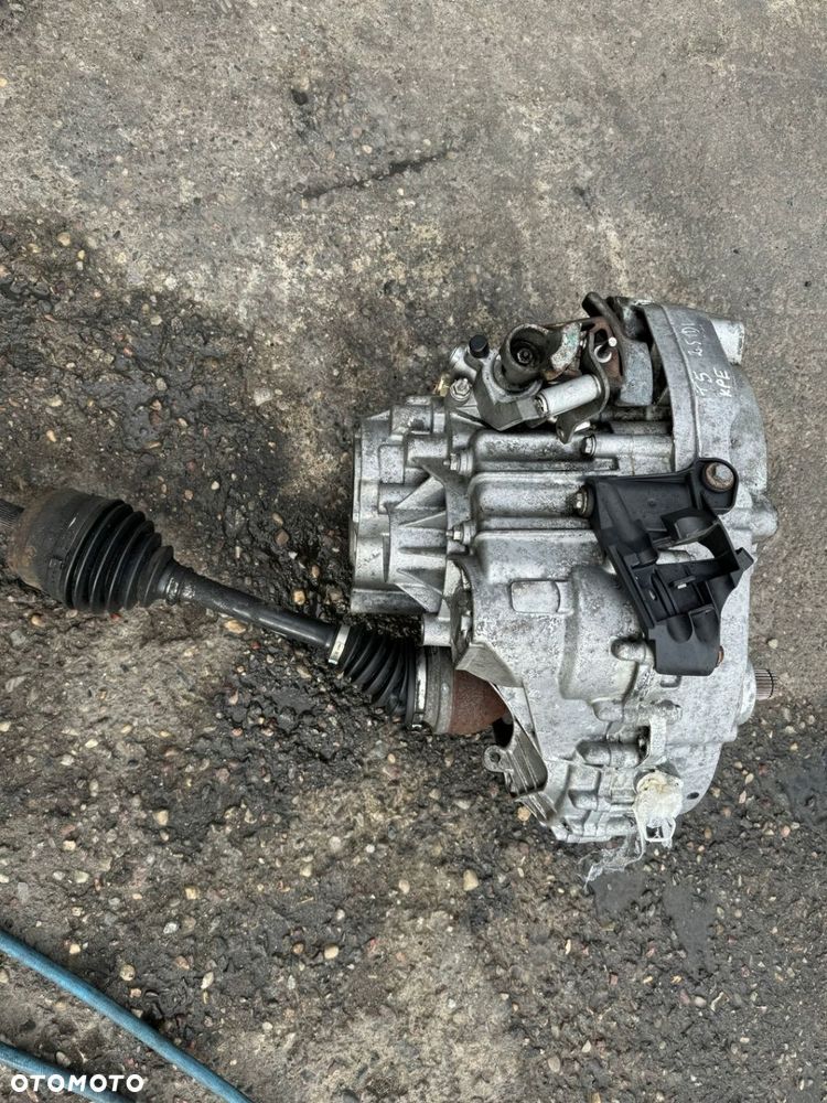 VW T5 2,5TDI 04-10r skrzynia 6 biegów KPE - 1