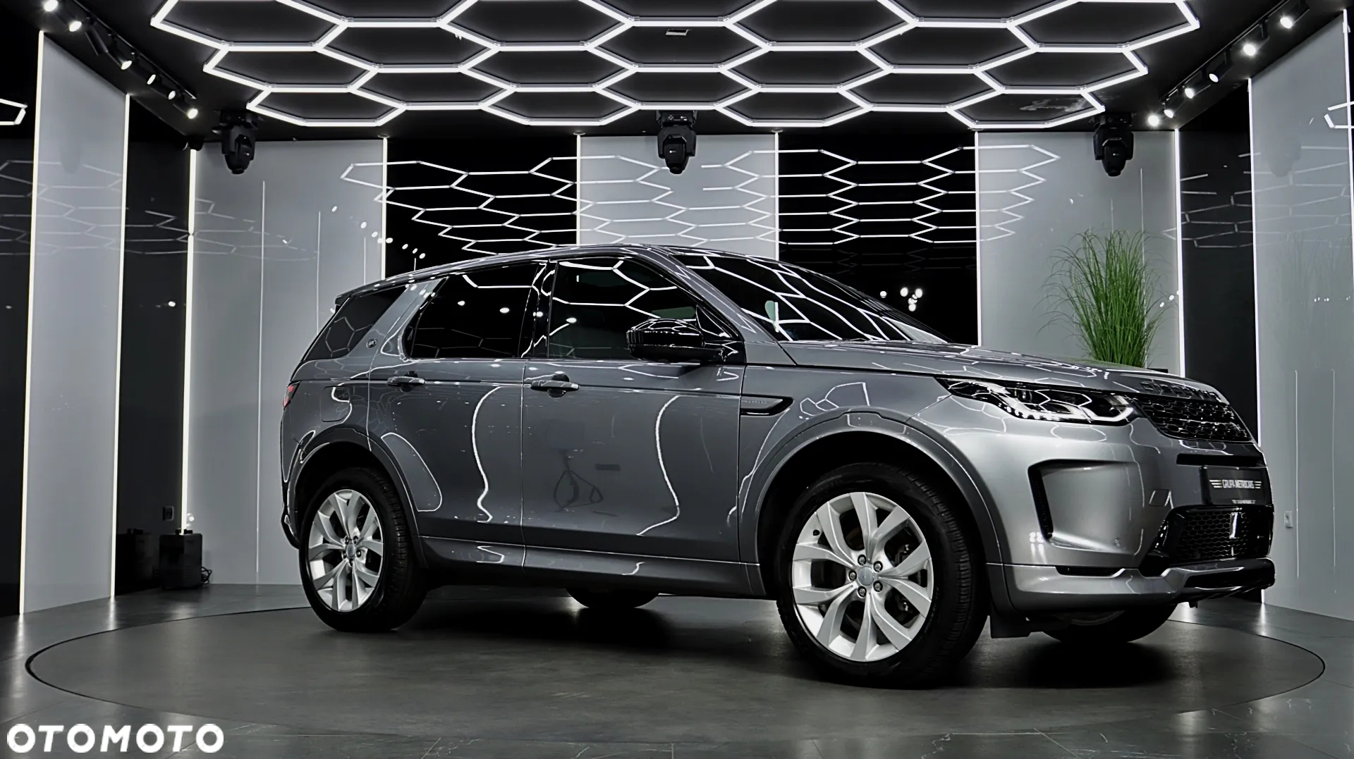 Land Rover Discovery Sport - 12