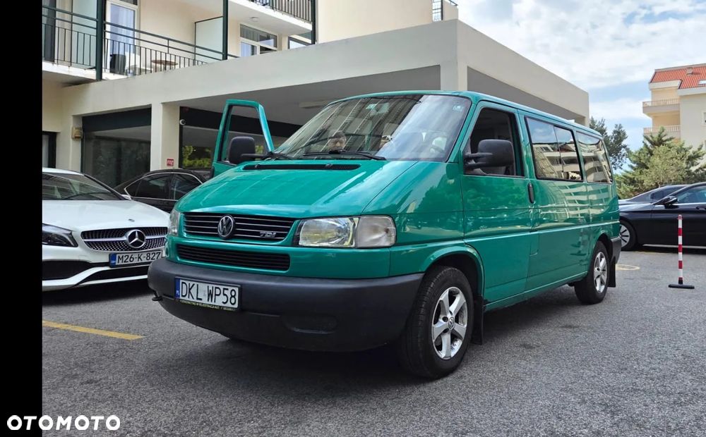 Volkswagen Caravelle - 1