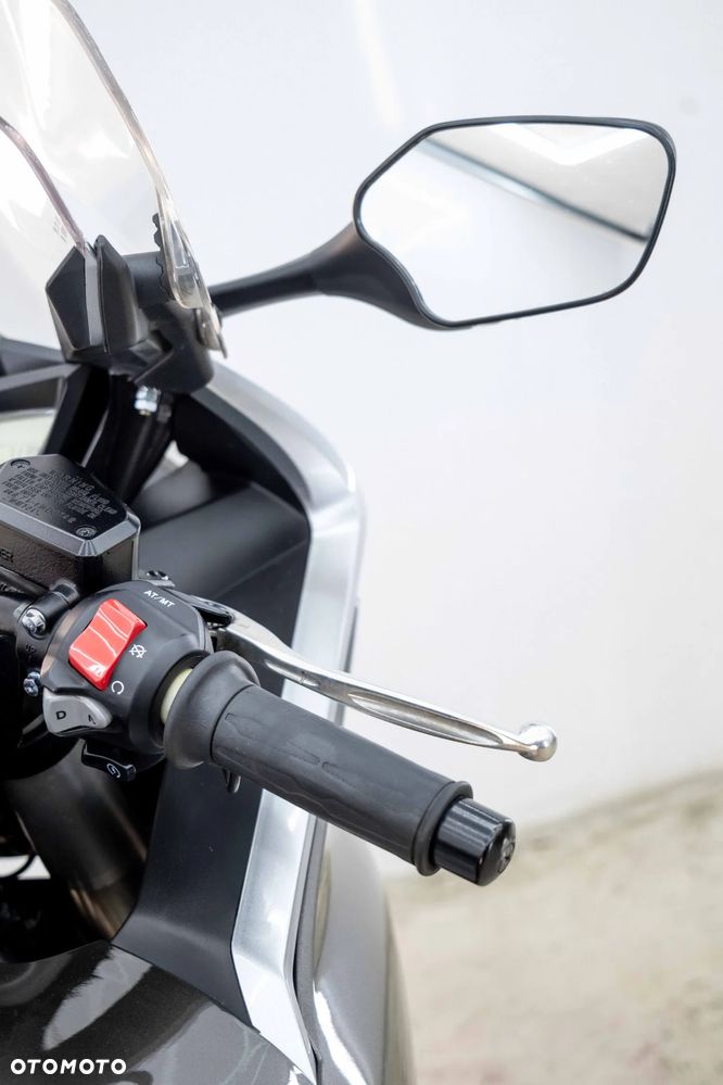 Honda VFR - 29
