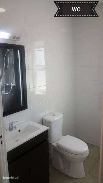 T1 central remodelado semi equipado rua Morais Soares - Grande imagem: 5/12
