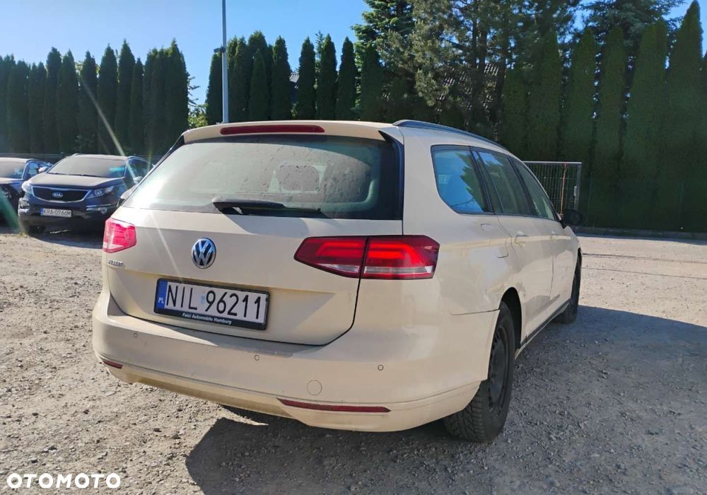 Volkswagen Passat - 4