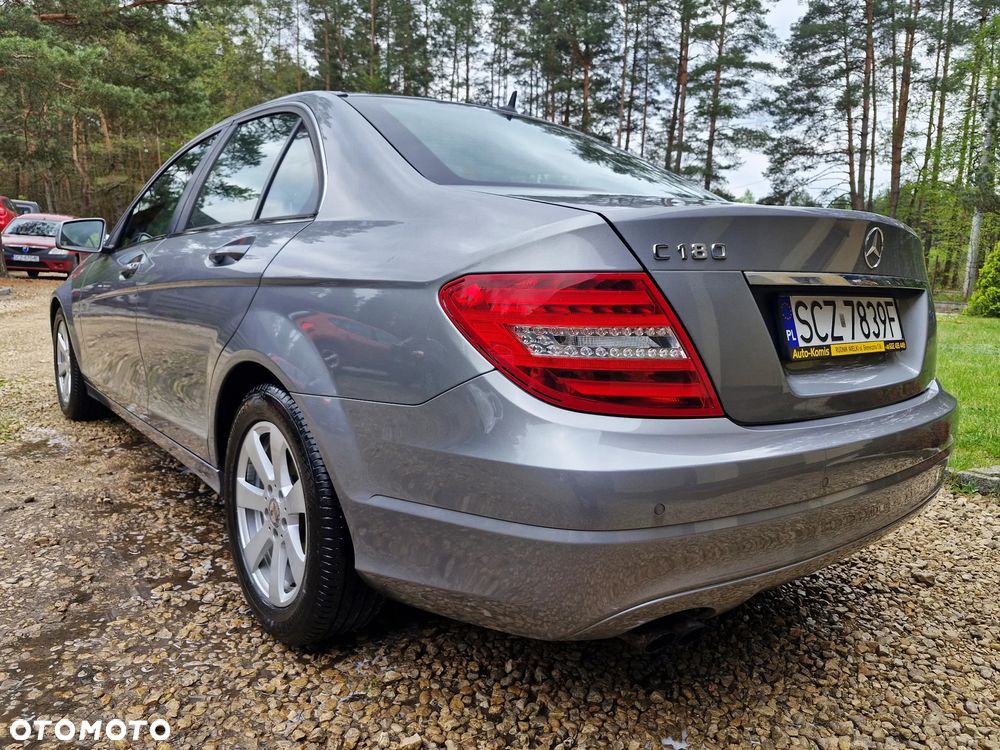 Mercedes-Benz Klasa C 180 CGI BlueEFFICIENCY Avantgarde - 3