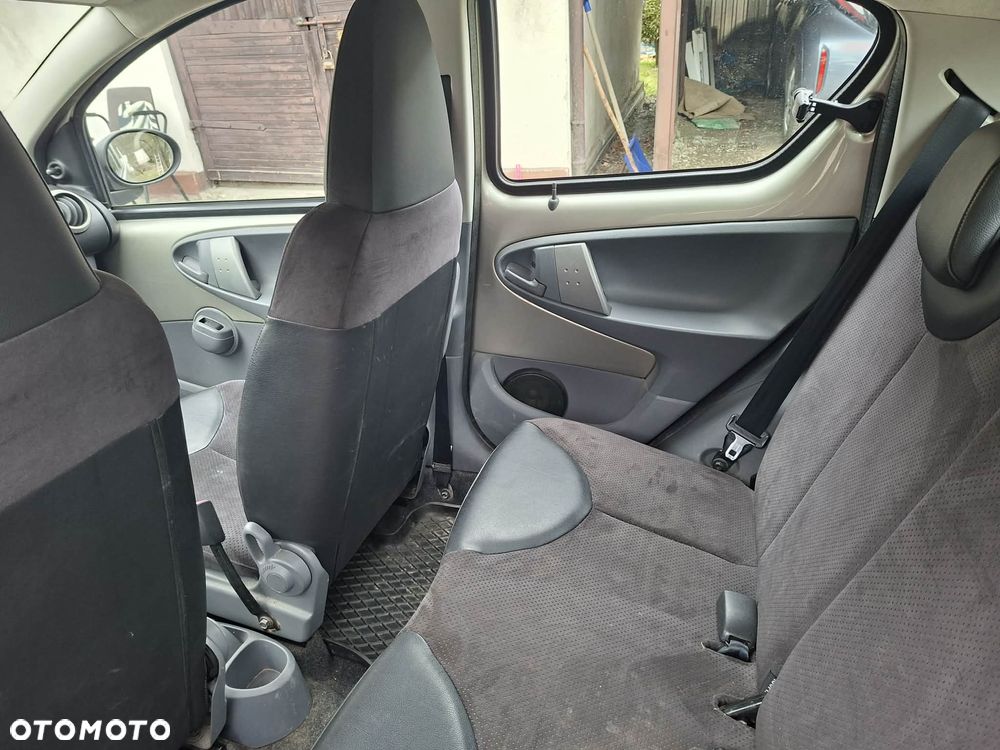 Toyota Aygo Standard - 11