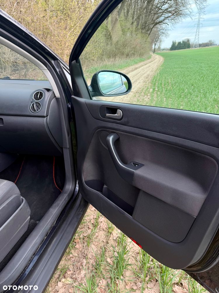 Volkswagen Golf Plus 1.6 FSI Comfortline - 10