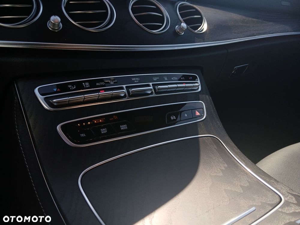 Mercedes-Benz Klasa E 300 de Avantgarde - 27