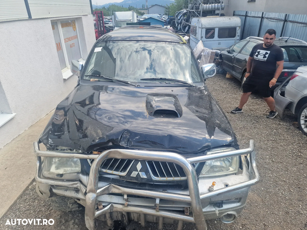 Dezmembrez Mitsubishi L200 an 2006 euro 3 4D56 85 KW volan stanga