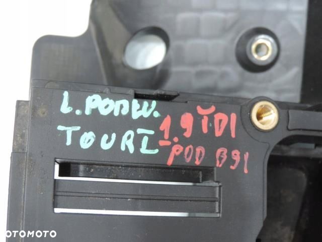 OBUDOWA SKRZYNKA BSI VW TOURAN 1.9 TDI - 3