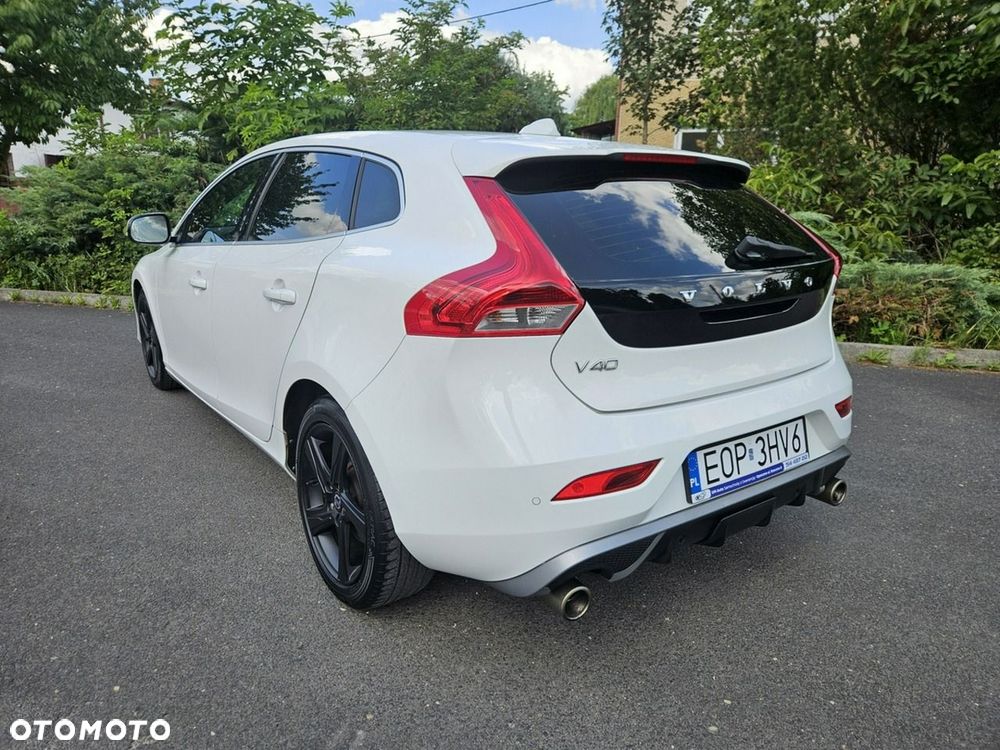 Volvo V40 D2 R-Design Momentum - 3