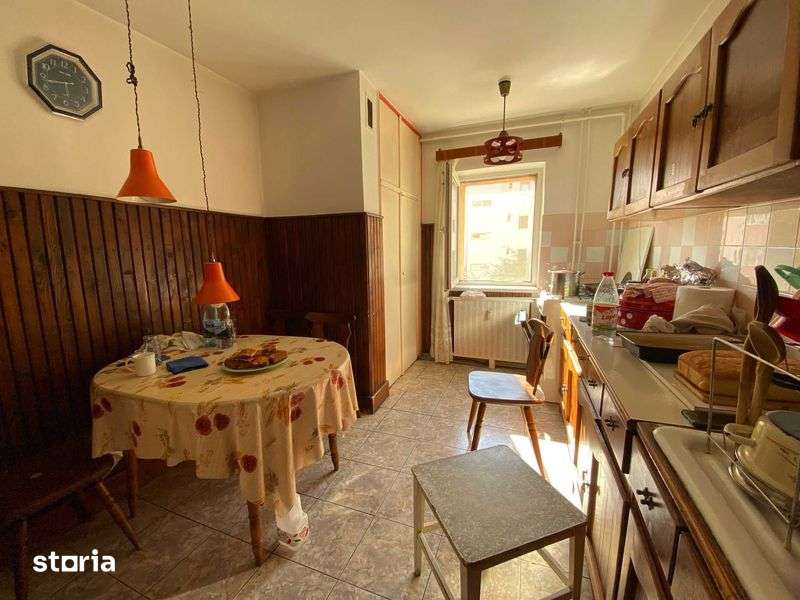 Apartament 4 camere, 77 mp2, zona 13 Decembrie, direct proprietar — fotografia 3